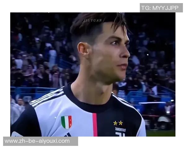 度足球球星贴：回顾足坛巨星风采与赛季精彩瞬间